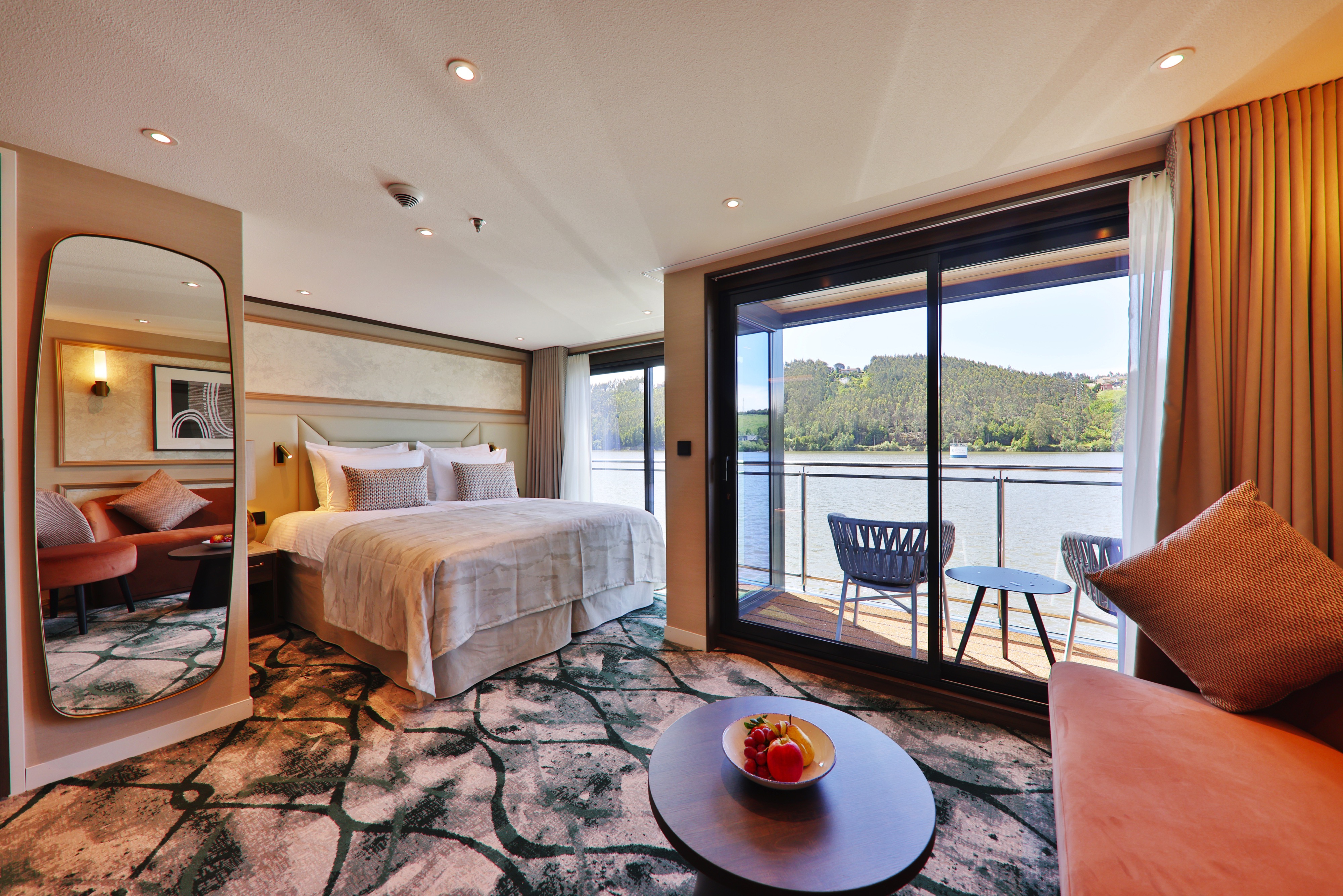 Deluxe Balcony Suite - Diamond Deck